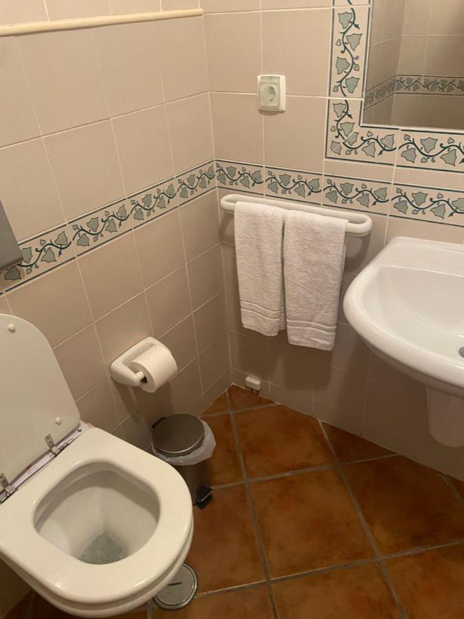 Parra Home Holidays - Close To Gale Beach Guia  Exteriör bild